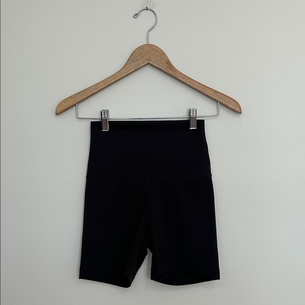 Yogalicious Lux Dark Brown Women's Bike‎ Shorts Size Small 5” inseam